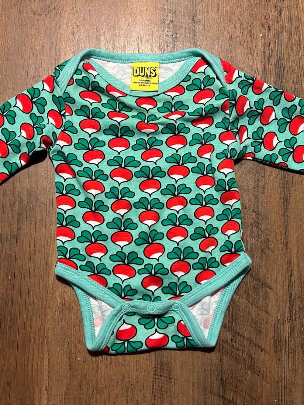 Duns Sweden Radish Onesie (62cm)